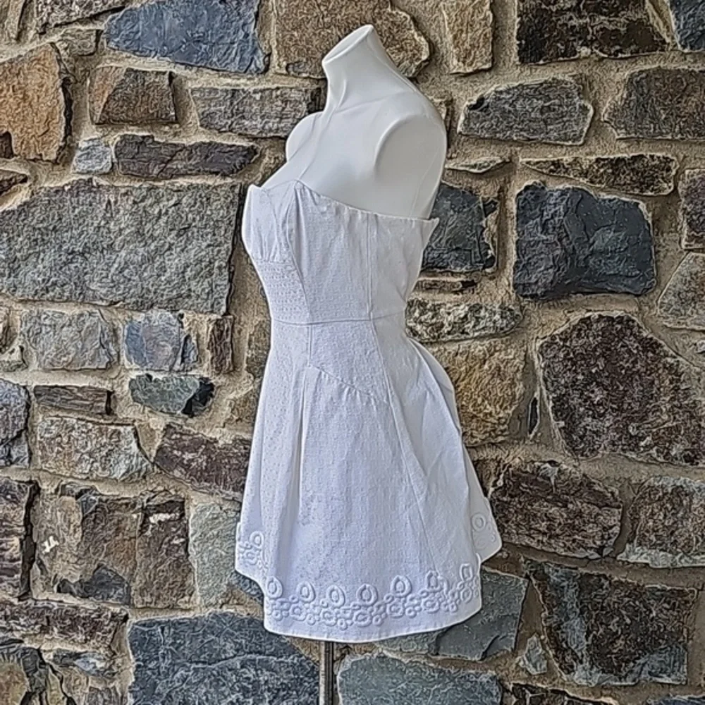 Lilly Pulitzer white Strapless dress Size 0 - Picture 4 of 11